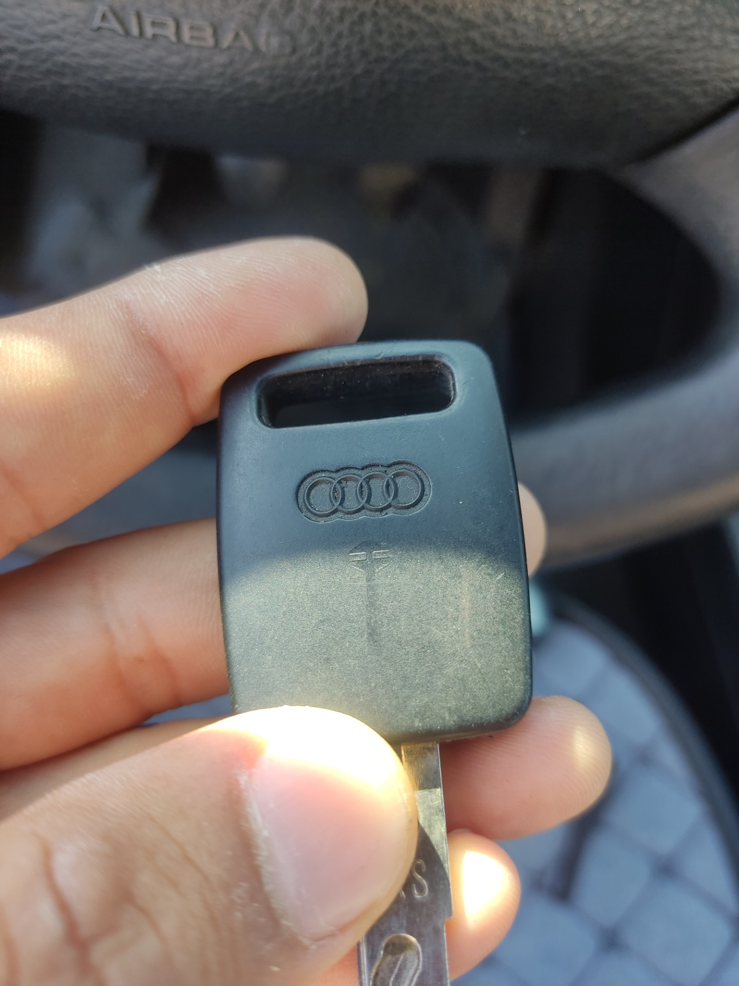 Штатные ключи ауди — Audi A4 (B5), 1,6 л, 1998 года | наблюдение | DRIVE2