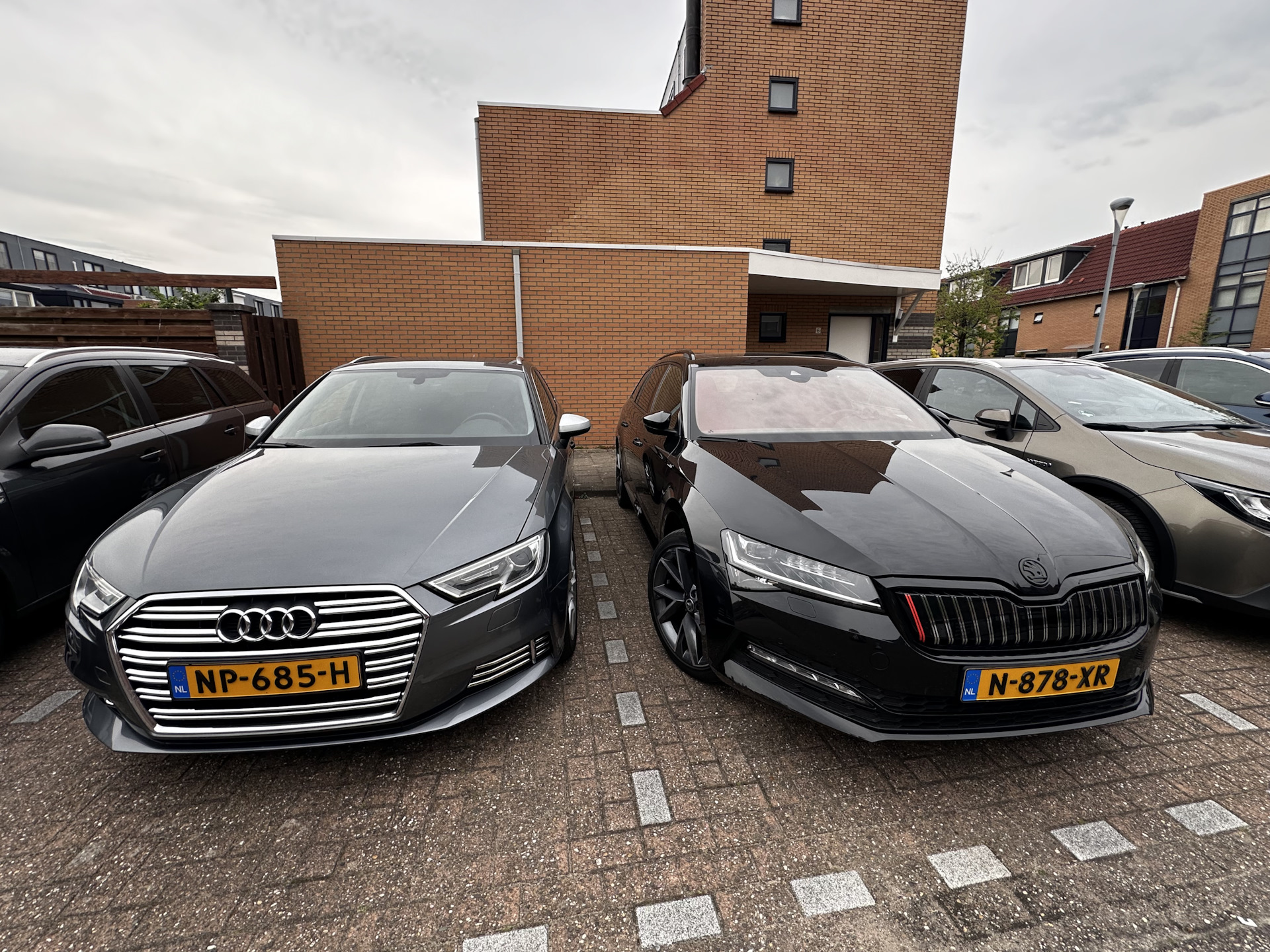 Установка старт-стоп блокиратора и серых зеркал — Audi A3 Sportback ...