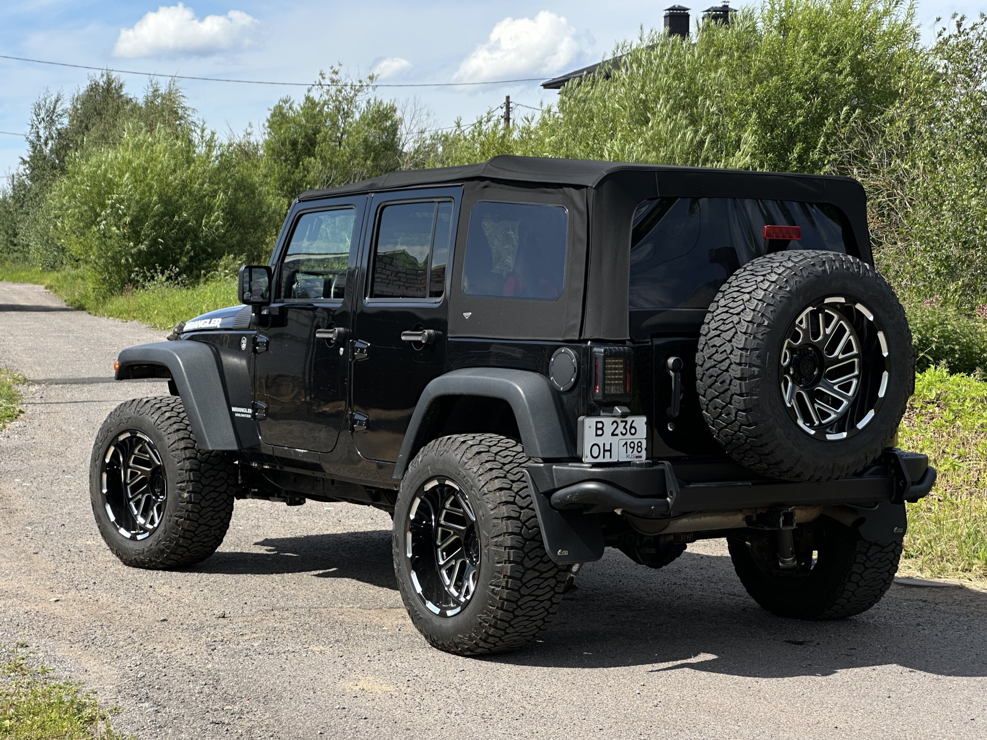 Гора всяких штук мягкая крыша, приборка Carobotor, электронное зеркало