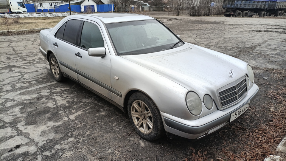 Стучит и трясёт на холостых — Mercedes-Benz E-class (W210), 2,4 л, 1999 ...