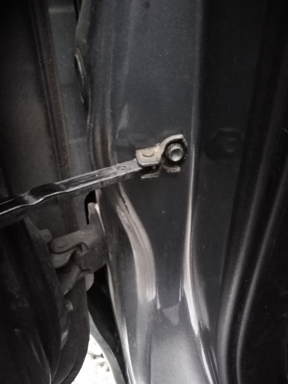 Заглушки на ограничители дверей — Mazda 3 (1G) BK, 1,6 л, 2006 года ...