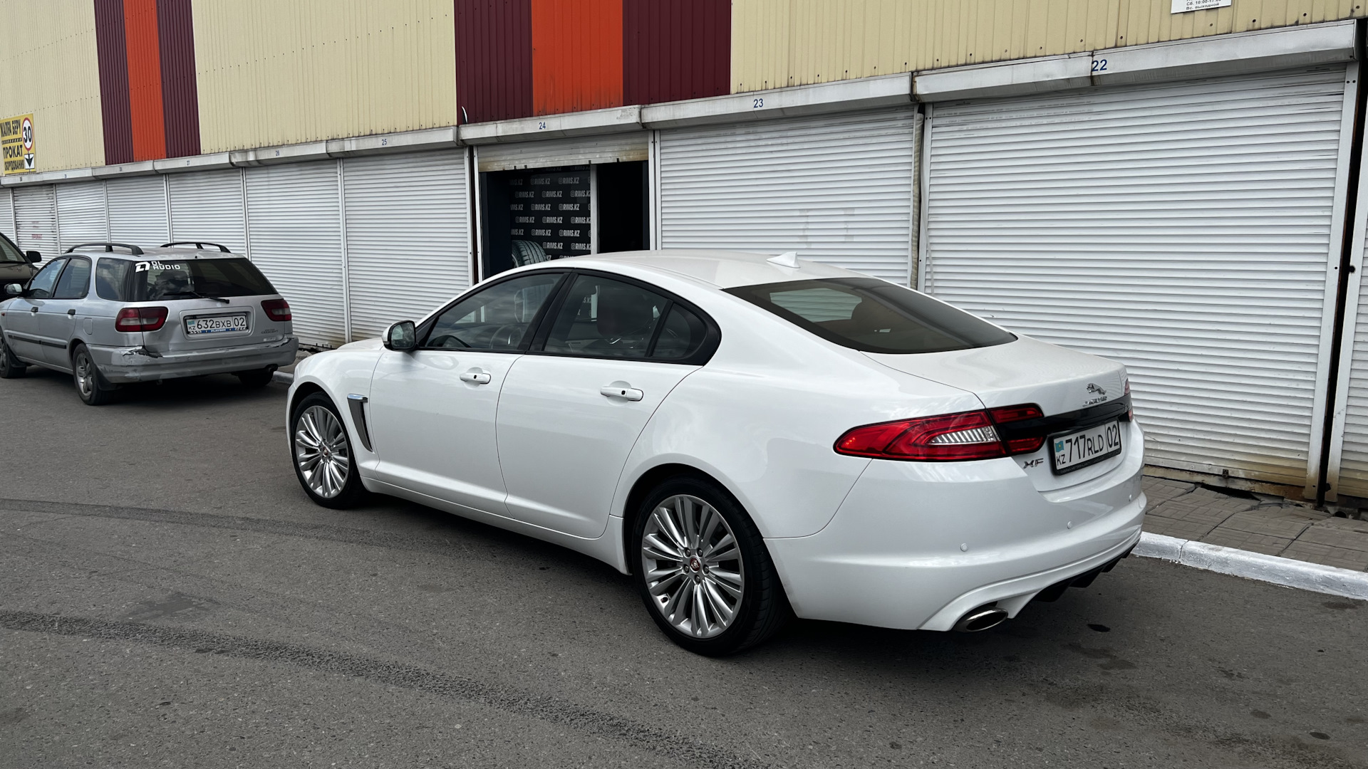 Продажа Jaguar XF (1G) 2014 (бензин, АКПП) — с историей обслуживания —  DRIVE2.RU