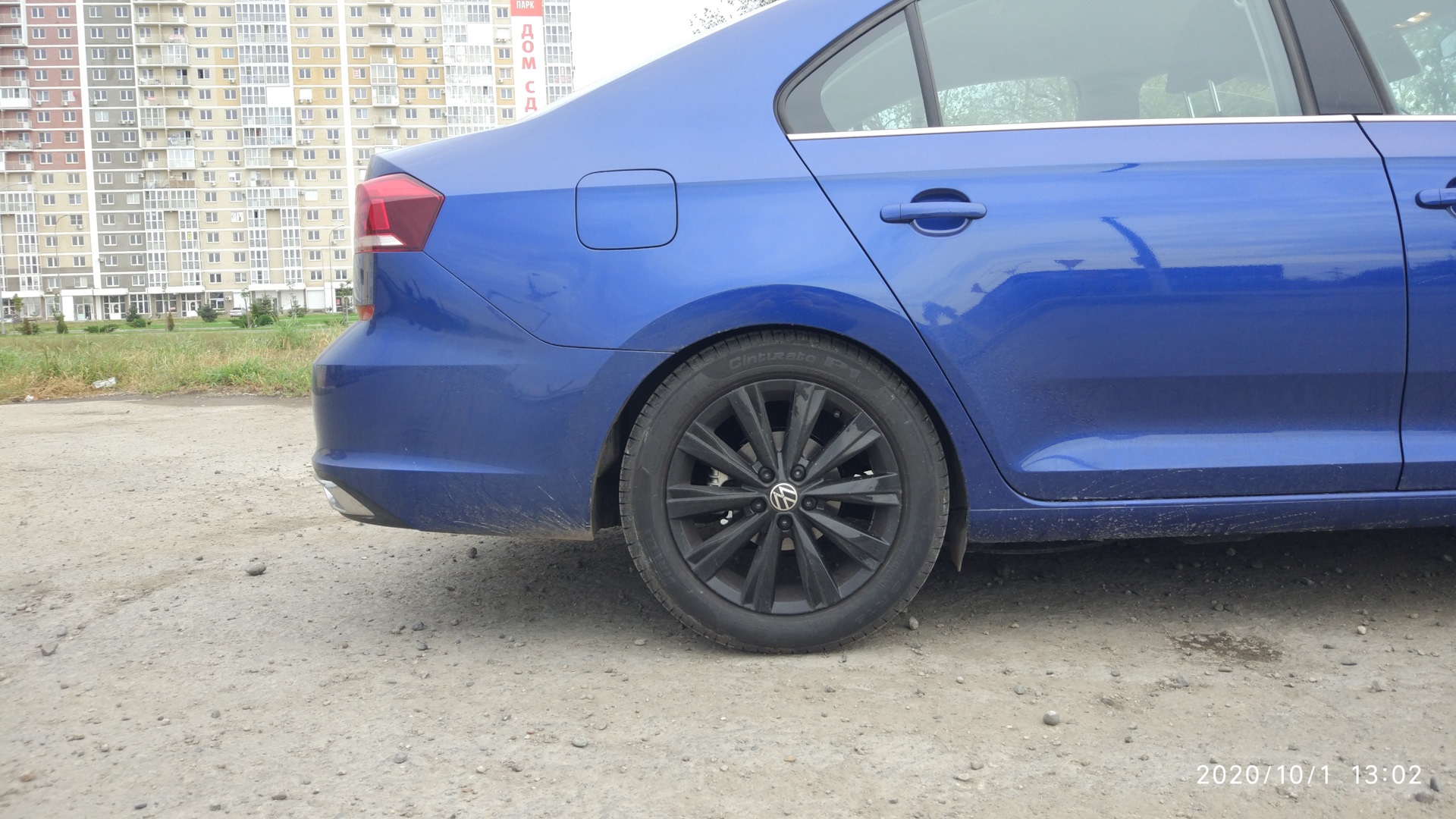 VW Polo Liftback занижение. VW Polo Liftback 2020 диски. Polo Liftback 2020 занижение. Занижение поло лифтбек 2020.