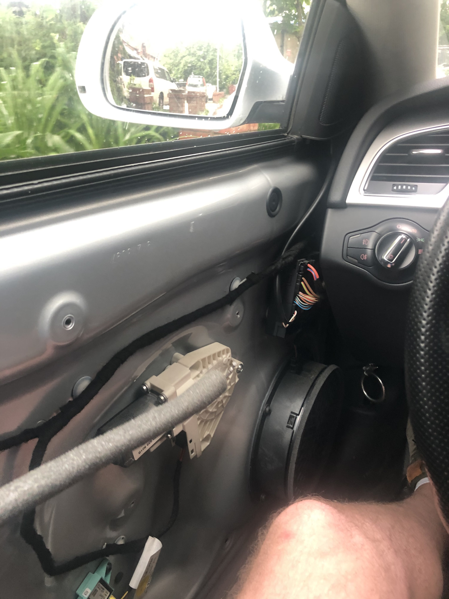 Замена водительского стеклоподъемника — Audi A5 (1G), 3,2 л, 2009 года ...