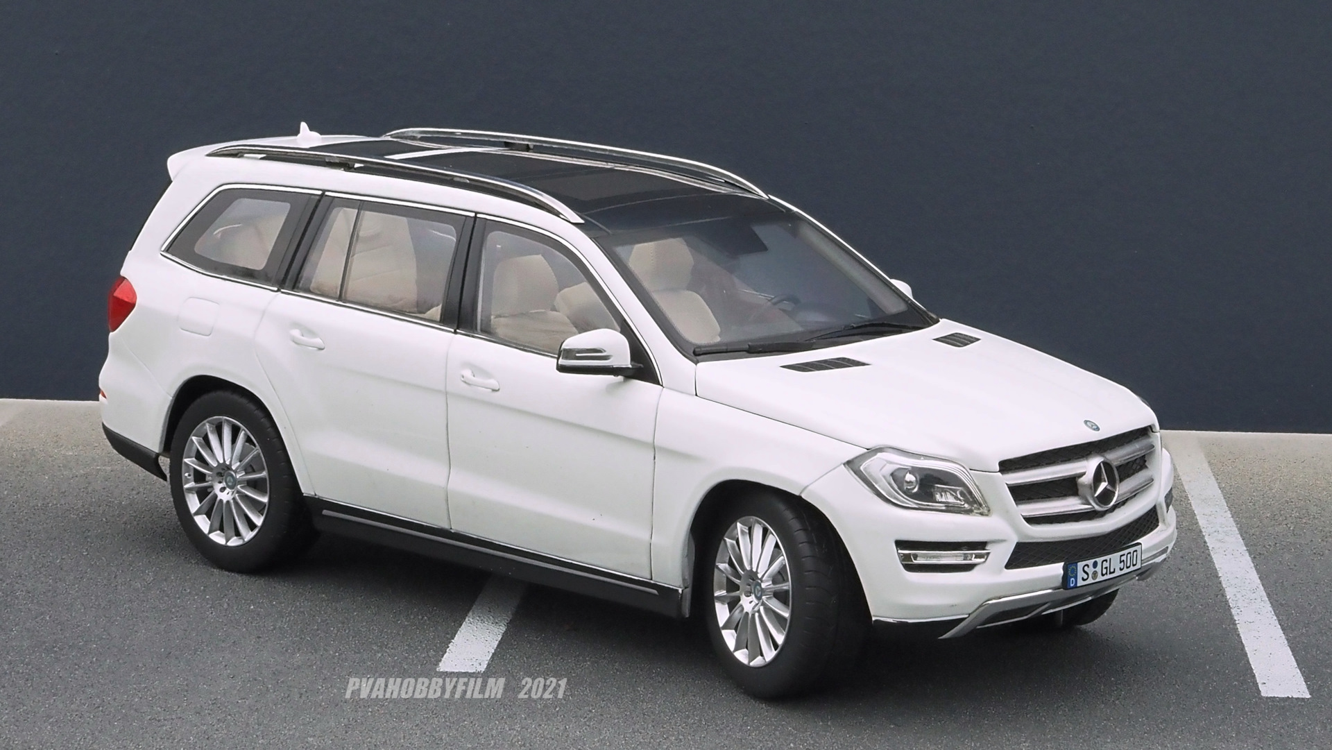 Mercedes Benz GL-Class X166, 2016 (1/18 China) — Сообщество «Масштабные  Модели» на DRIVE2