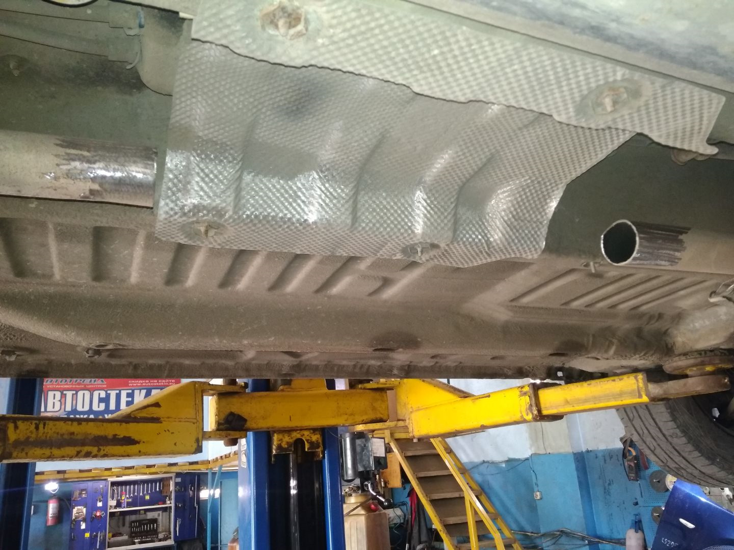 Замена резонатора на автомобиле Renault Sandero 2010 года, г. Рязань ...