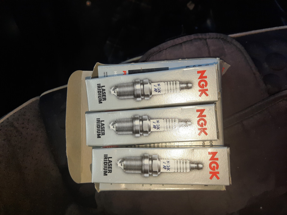 Свечи зажигания — Toyota Vitz (130), 1 л, 2015 года | своими руками ...