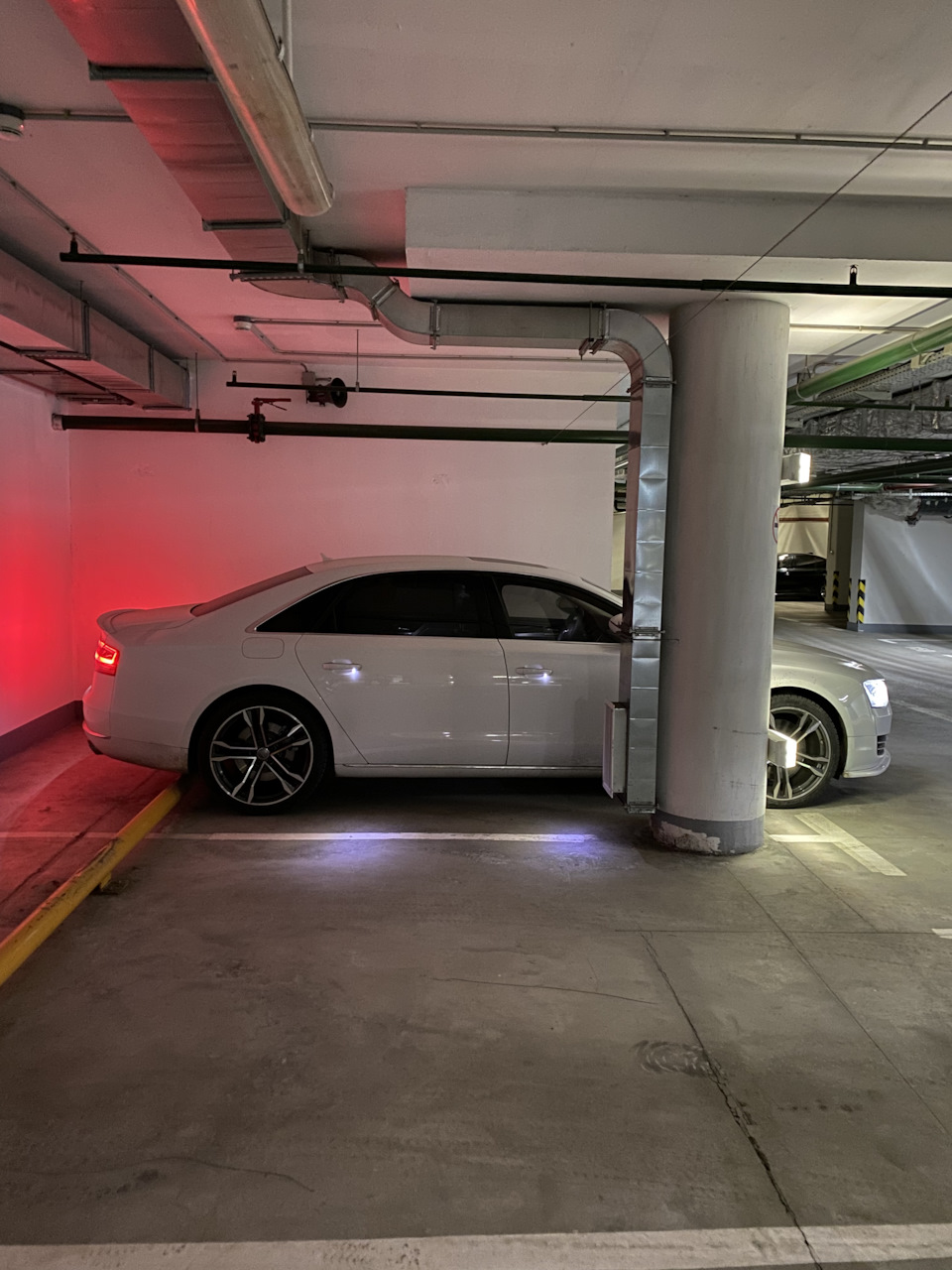 Замена втулок поперечного стабилизатора — Audi A8 (D4), 4,2 л, 2011 ...