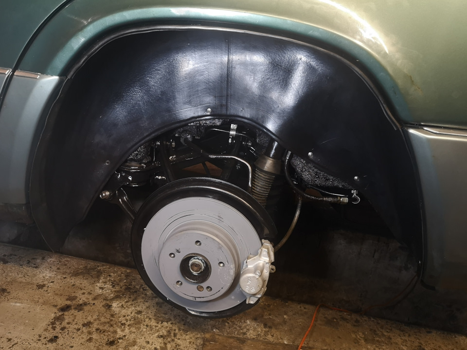 Задние подкрылки. — Mercedes-Benz E-Class (W124), 2,5 л, 1992 года ...