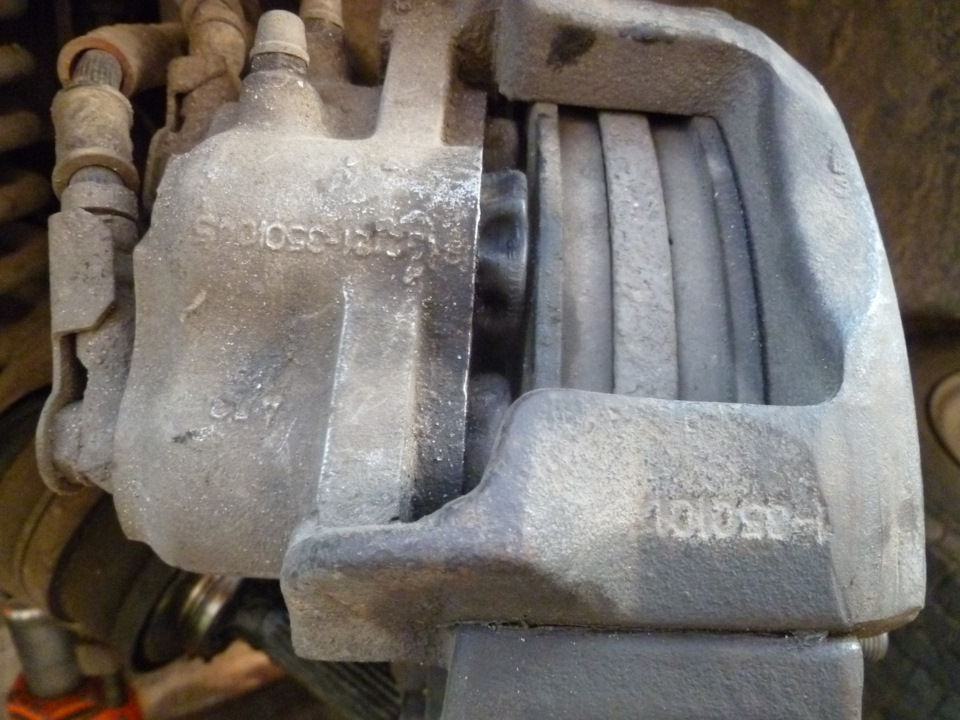 При прошлом снятии суппорта под пыльники ТЦ залажил литол, примерно месяц назад. Пыльникам поплохело, надо бы заменить. Вопрос: а что вы под пылники ТЦ кладете? — Lada 2120 Надежда