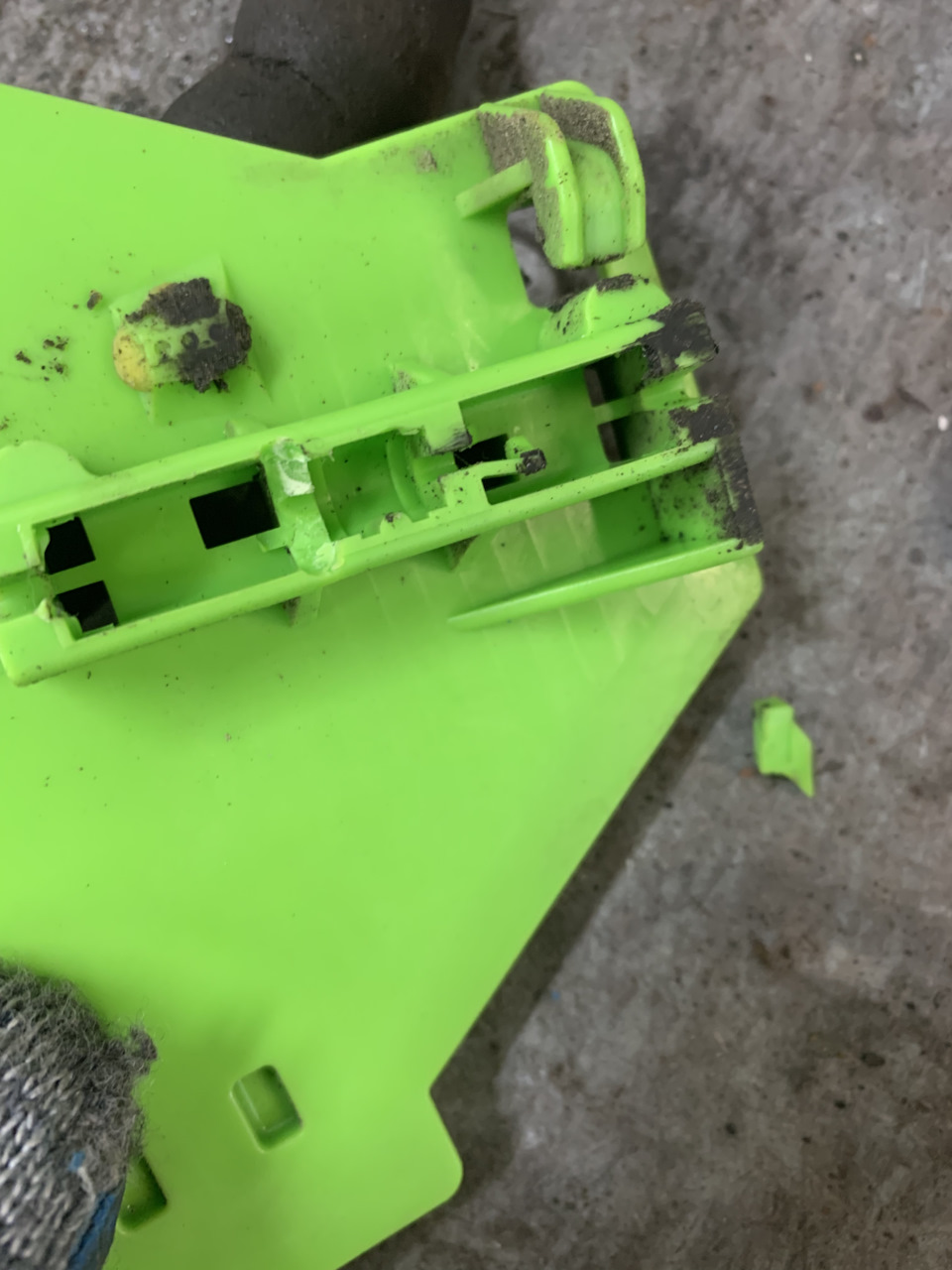 Замена стеклоподъемника — Audi A4 (B6), 1,8 л, 2002 года | поломка | DRIVE2