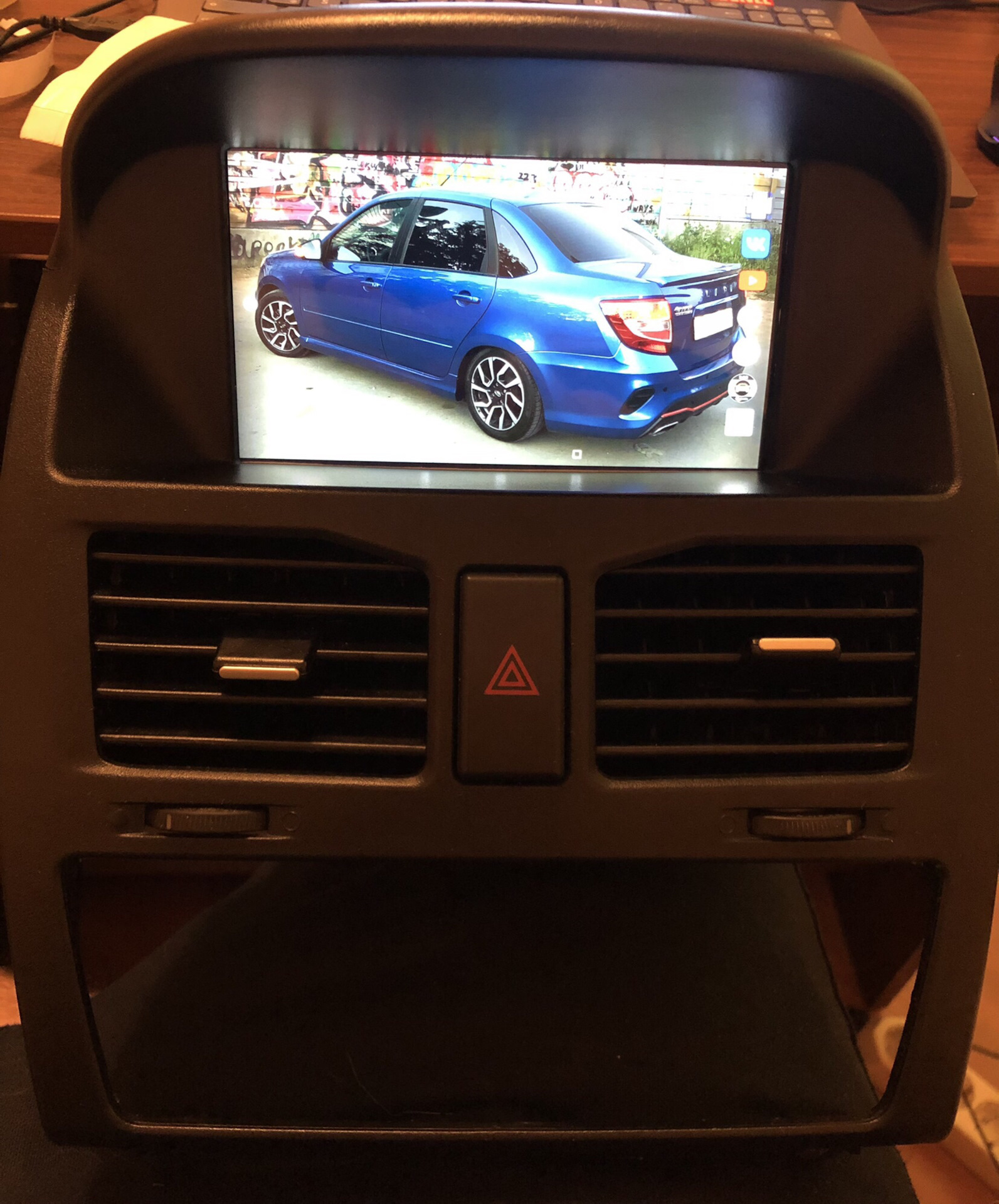 Планшет в авто — Lada Гранта Drive Active, 1,6 л, 2019 года ...