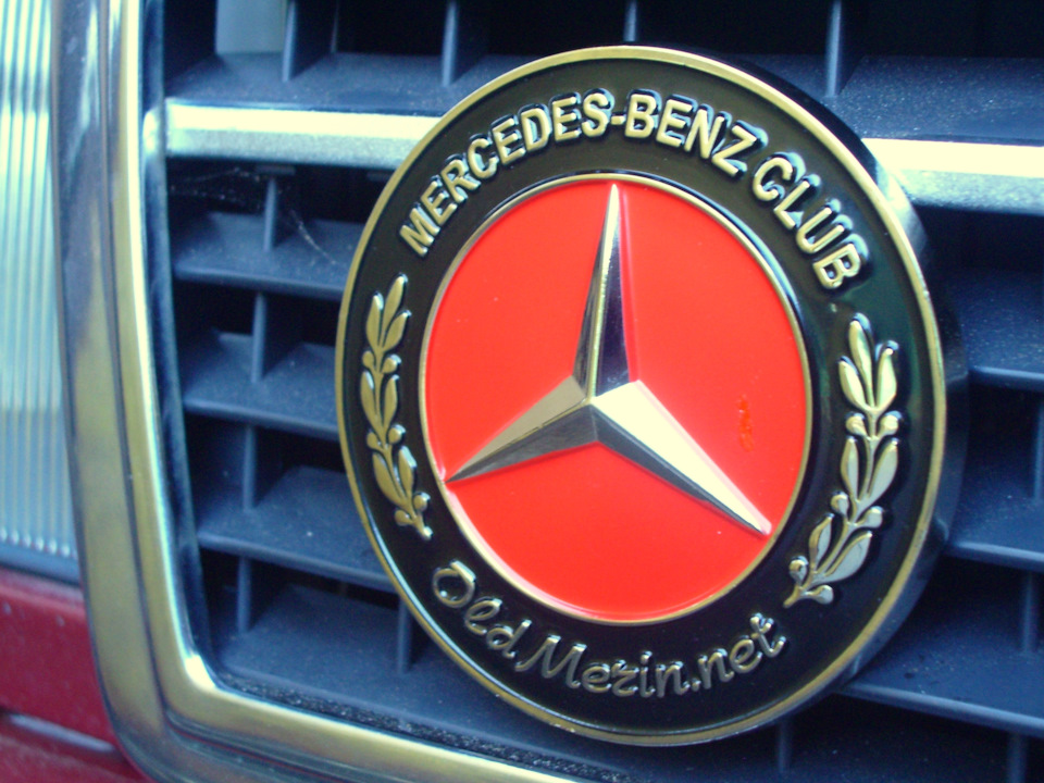 Шильдик Mercedes Benz