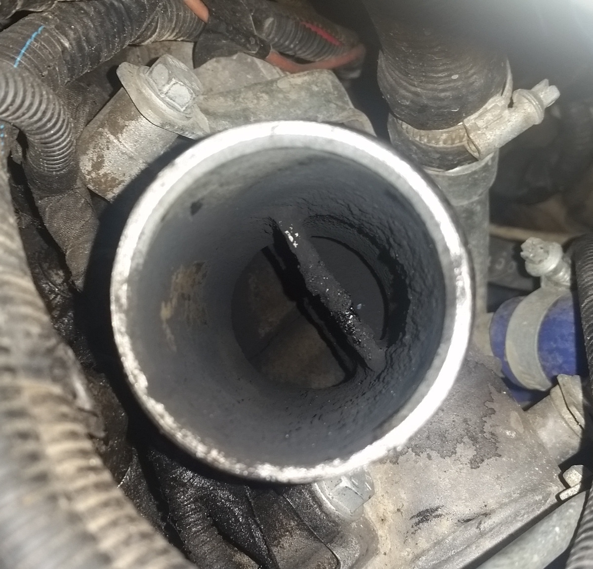 Егр уаз ивеко. Клапан егр уаз ивеко. Егр уаз ивеко. Уаз егр теплообменник. Егр уаз ивеко.