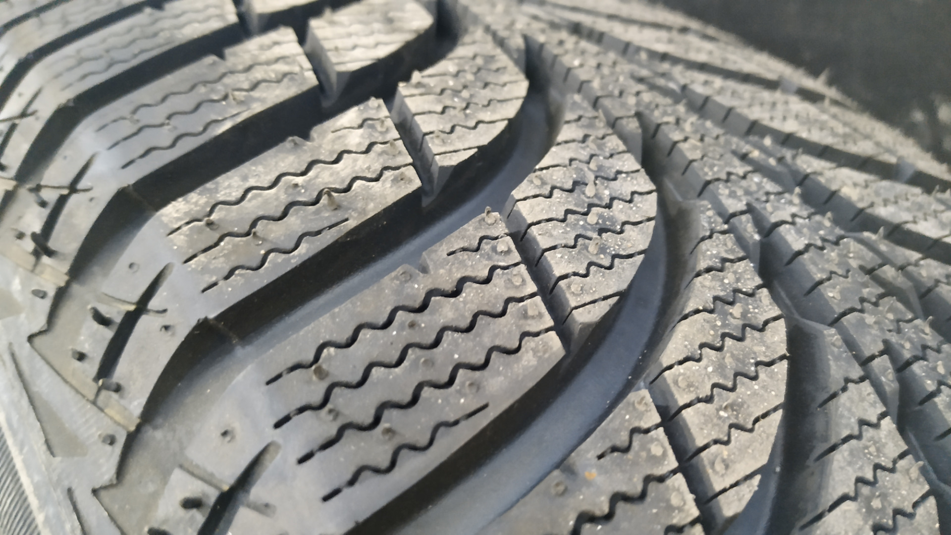 Шины 225 55. Goodyear Ultra Grip Ice+ 225/55 r17 101t. Goodyear ULTRAGRIP r17. Goodyear ULTRAGRIP Ice+ 225/55 r17. Goodyear ULTRAGRIP Arctic 2 225/55 r17 101t XL.