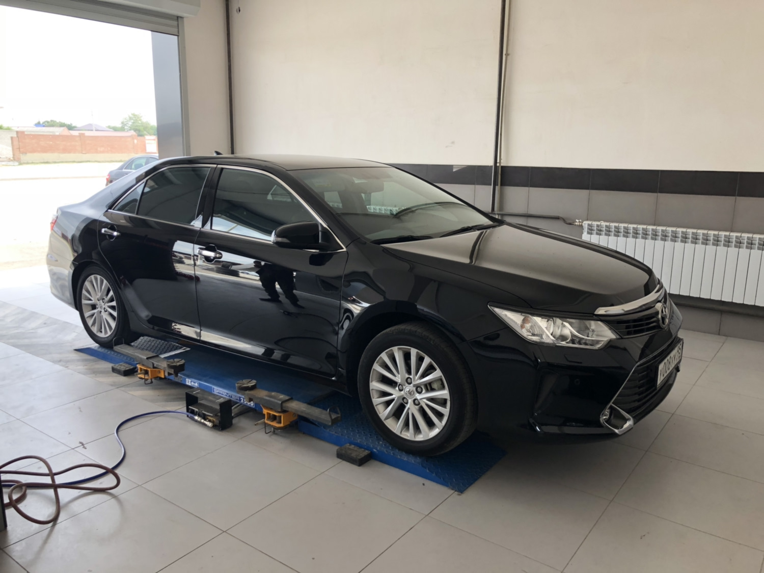 Камри 70 привод. Колеса Camry 50. Диски Тойота Камри 70. Камри 55 кузов.