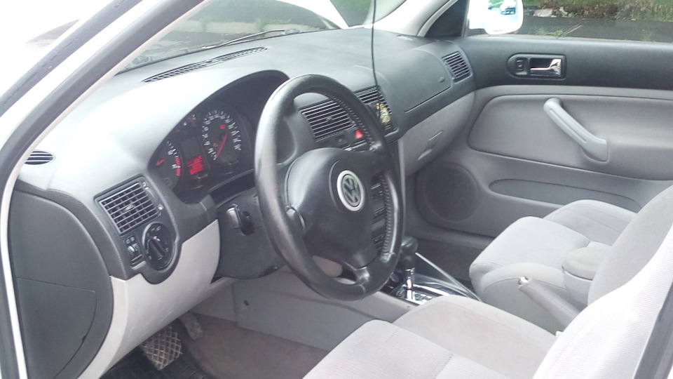 Volkswagen Golf двиг.AVU.АКПП.1.6.2001г.