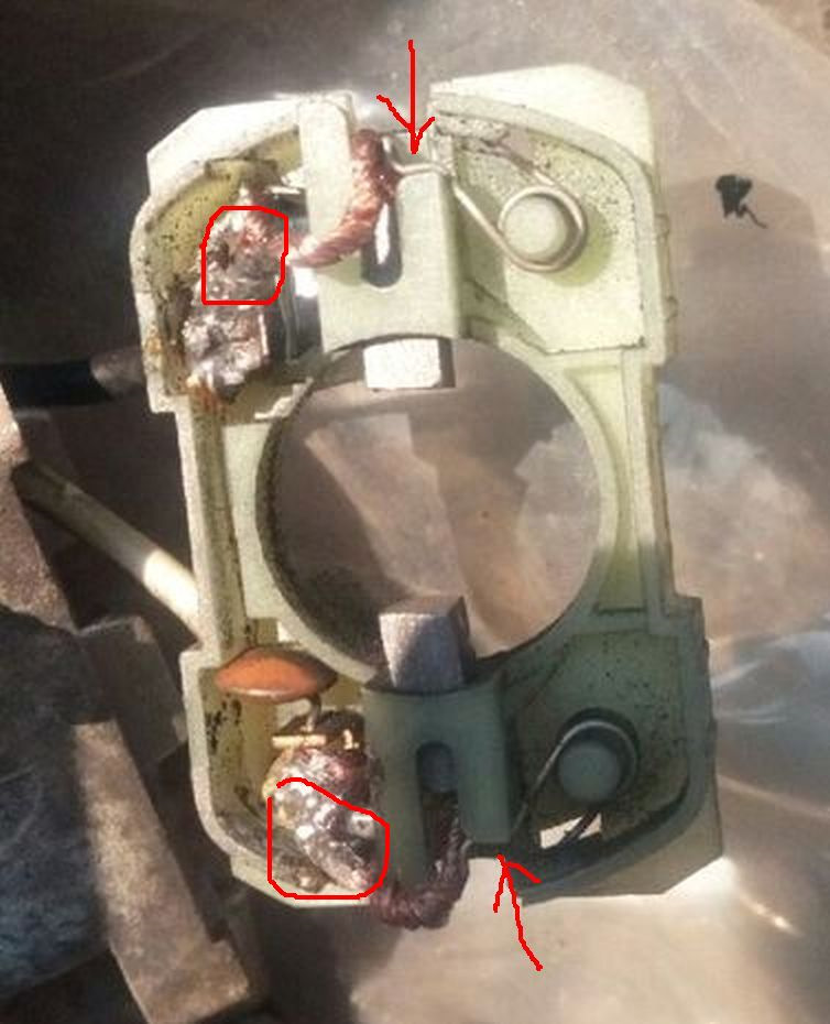 Припаял проводки щеток. Пружинки пока не опускаем. Сначала заводим якорь. Вставляем и поворачиваем до тех пор, пока не почувствуете сопротивление. Все, пружинки на щетки можно опускать. Да все верно длина щеток 9мм это впритык. 10 мм может не прижать пружинкой. — KIA Spectra