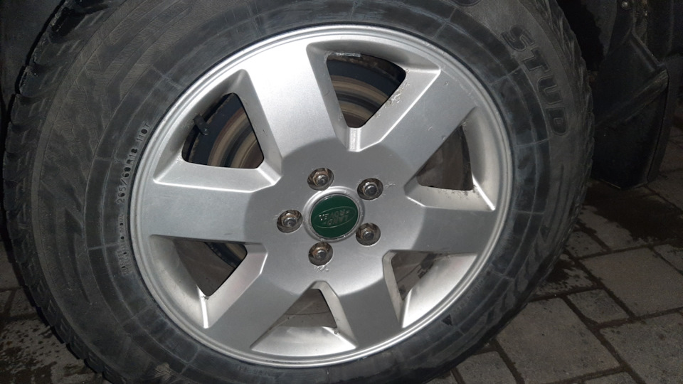 Замена резины Зима — немного задевает подкрылок. — Land Rover Discovery ...