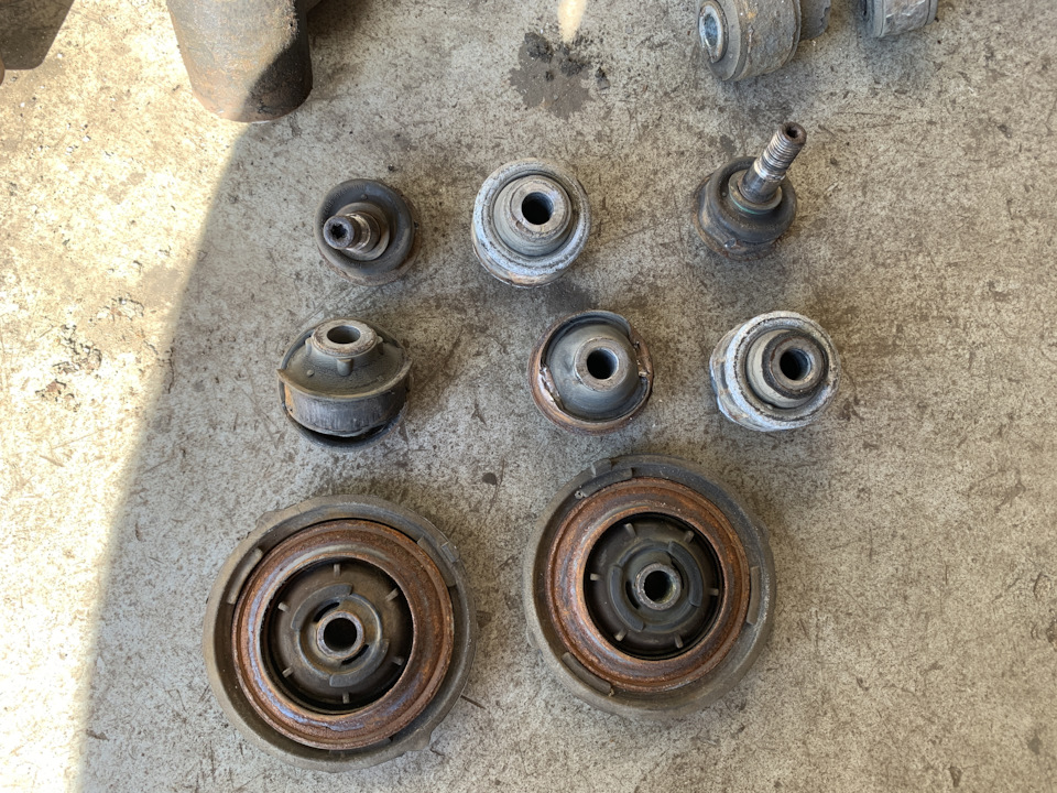 Снятые старые детали подвески — Peugeot 308 (1G)