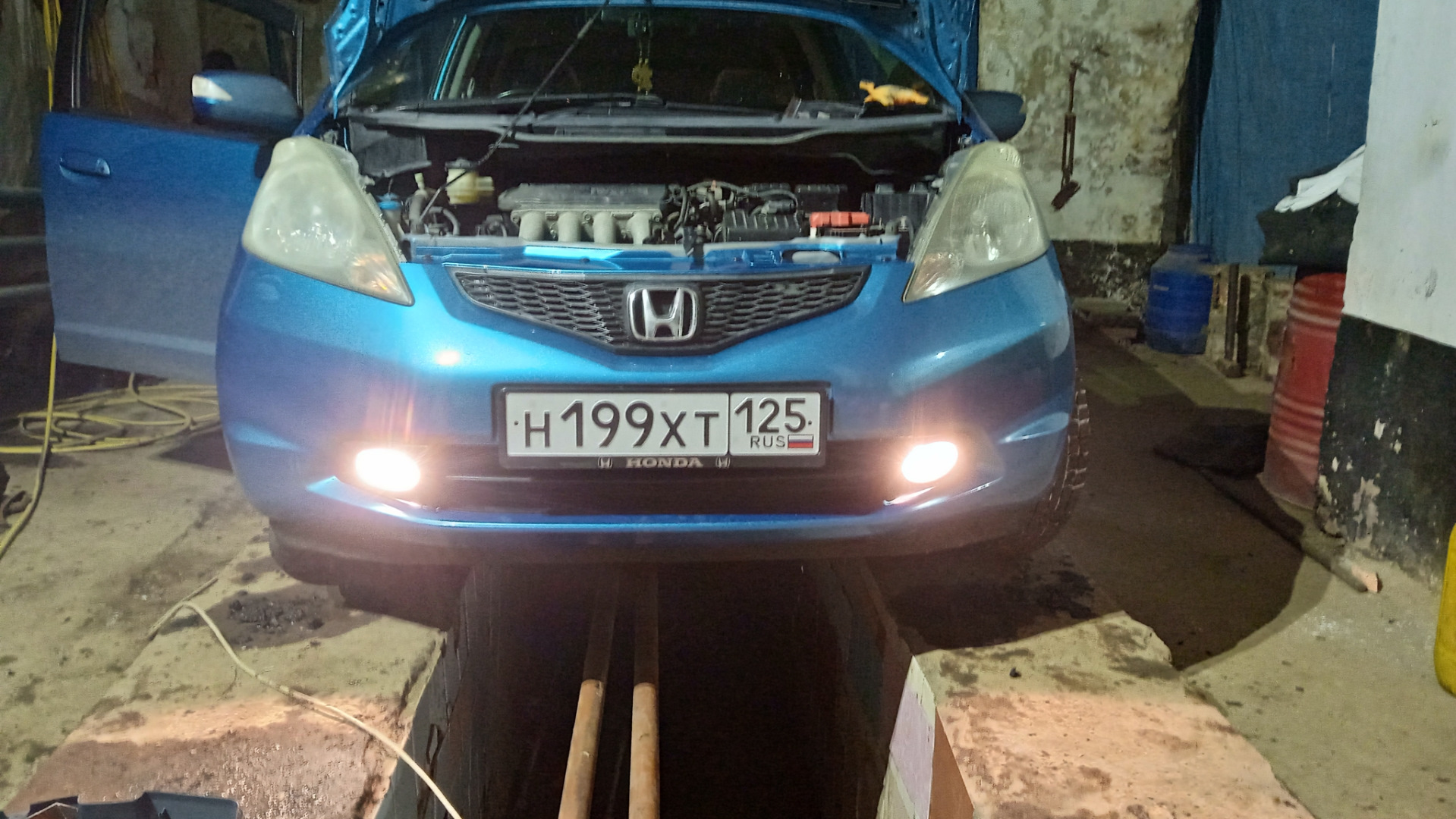 Замена масла и установка ПТф — Honda Fit (2G), 1,3 л, 2009 года ...