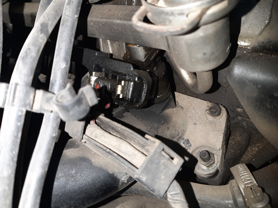 течь форсунки+замена мембраны клапана вихревых заслонок — Volkswagen ...