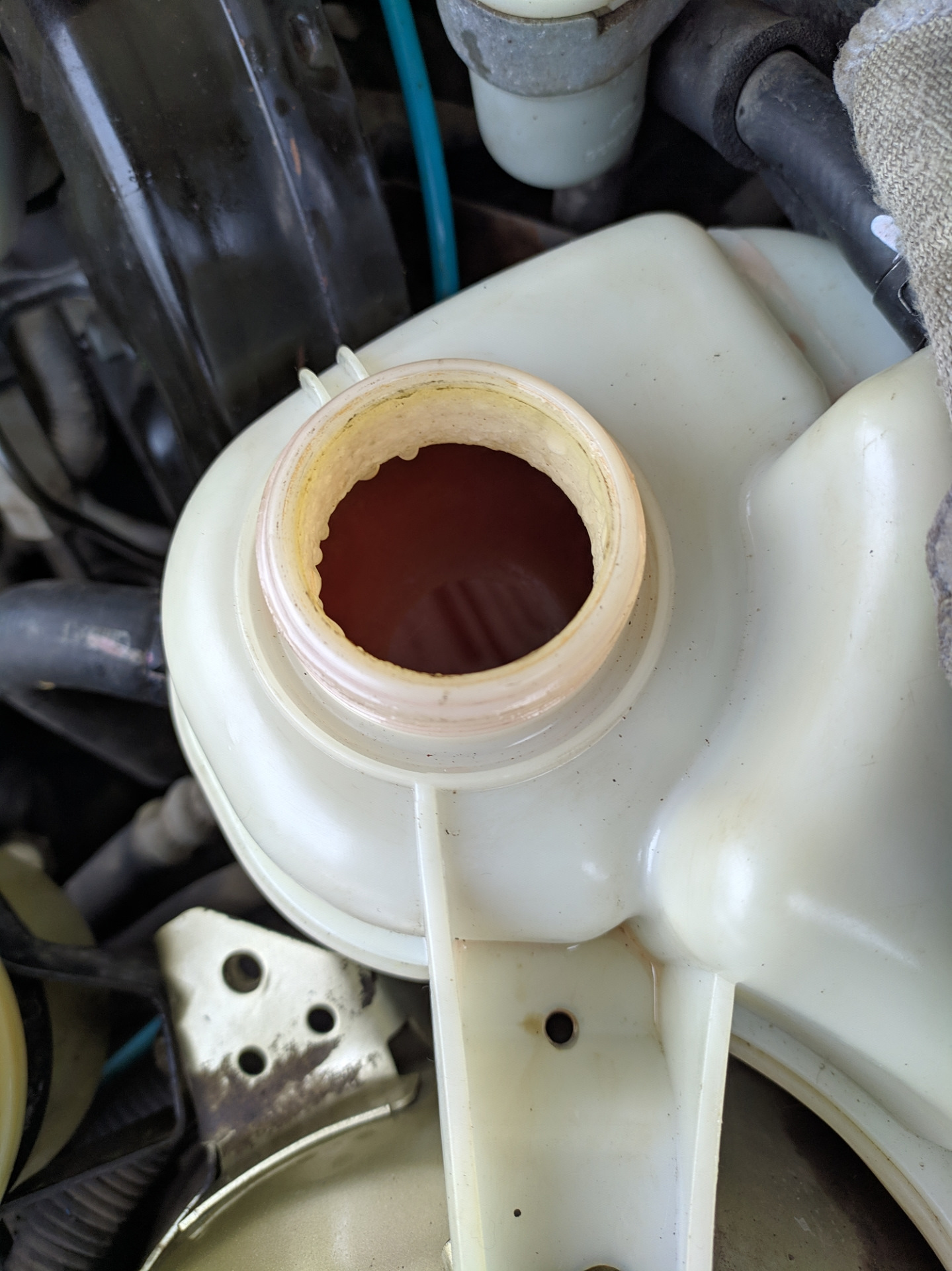 Антифриз когда надо менять. Не менять антифриз. Антифриз превратился в кисель. Не менять антифриз. Охлаждающие жидкости для авто.