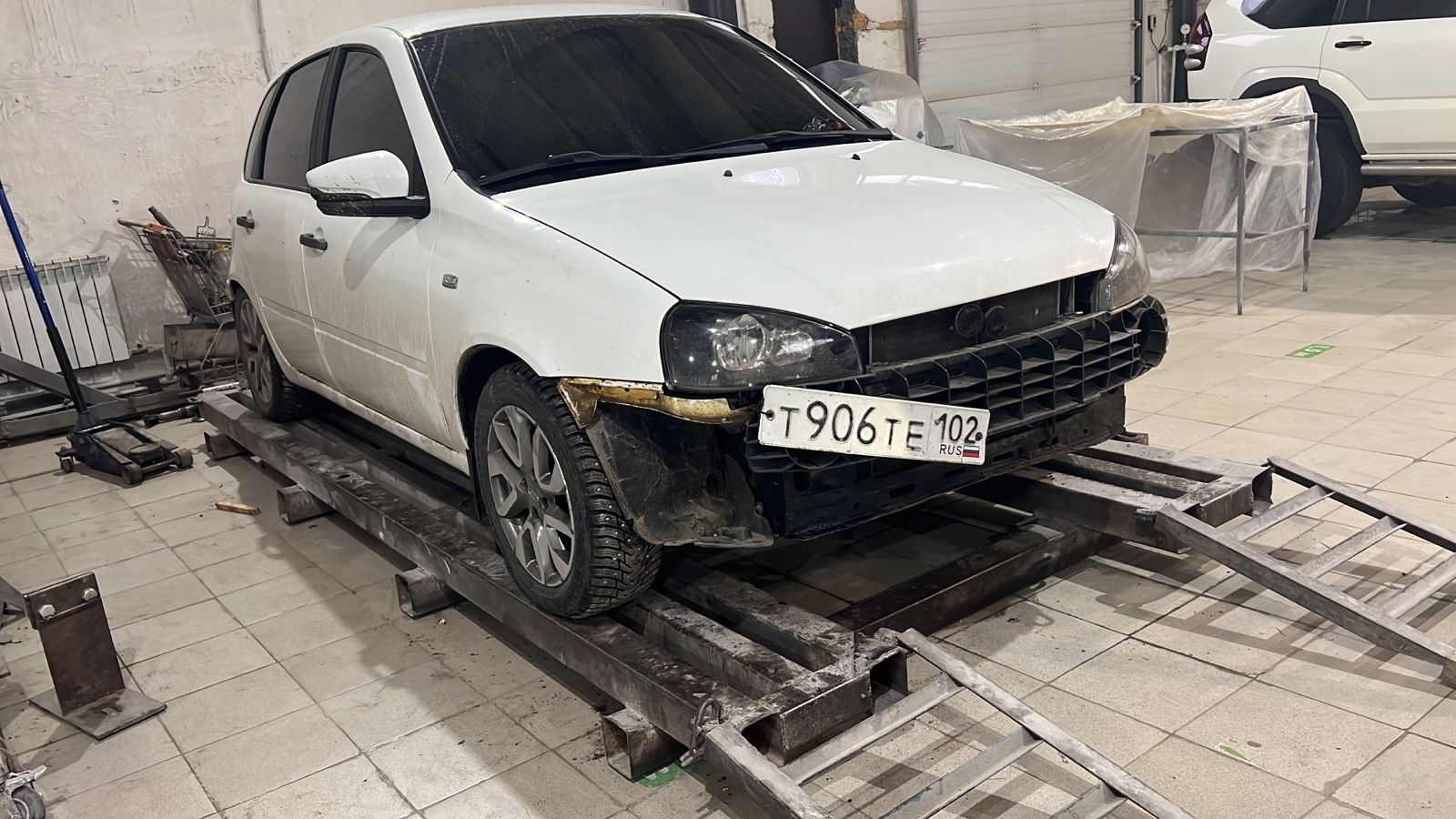 Калина на стапеле🫣тянем лонжерон! — Lada Калина Хэтчбек (1G), 1,6 л ...