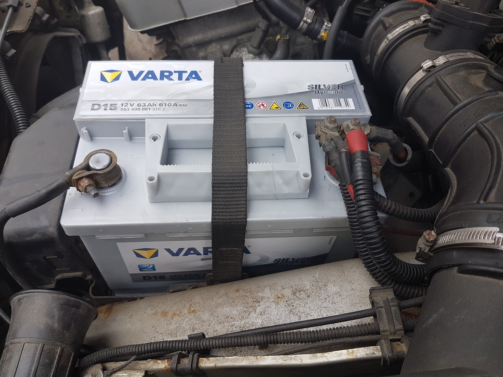 Аккумулятор VARTA Silver Dynamic D15 — Alfa Romeo 146, 2 л, 1999 года, расходники