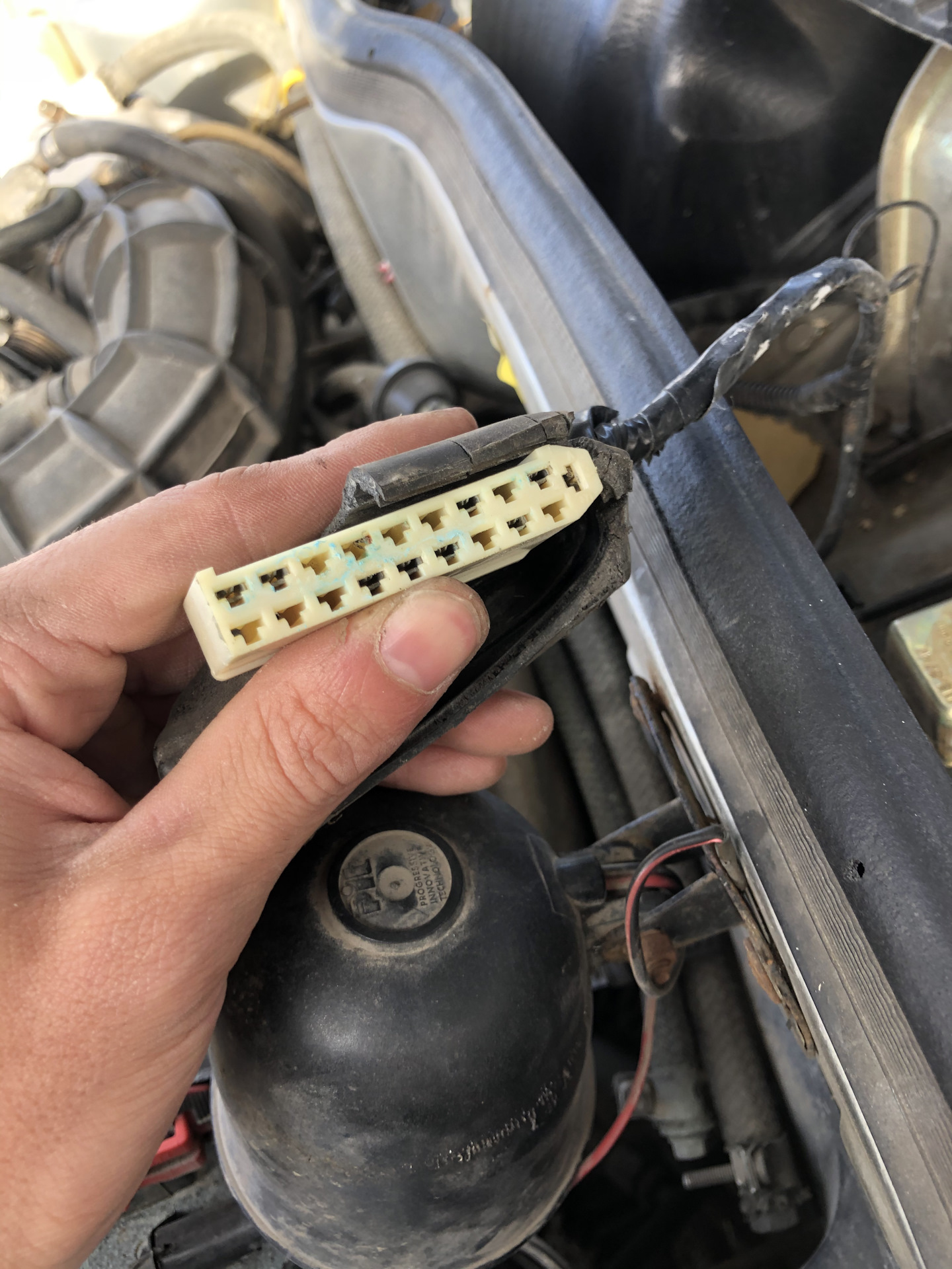 Замена монтажного блока — Lada 2114, 1,5 л, 2007 года | своими руками ...