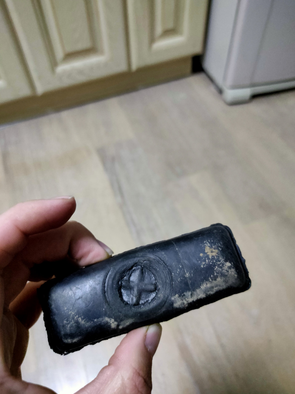 Замена резины на зиму, и как аккуратно потдомкратить гранту и ничего не ...