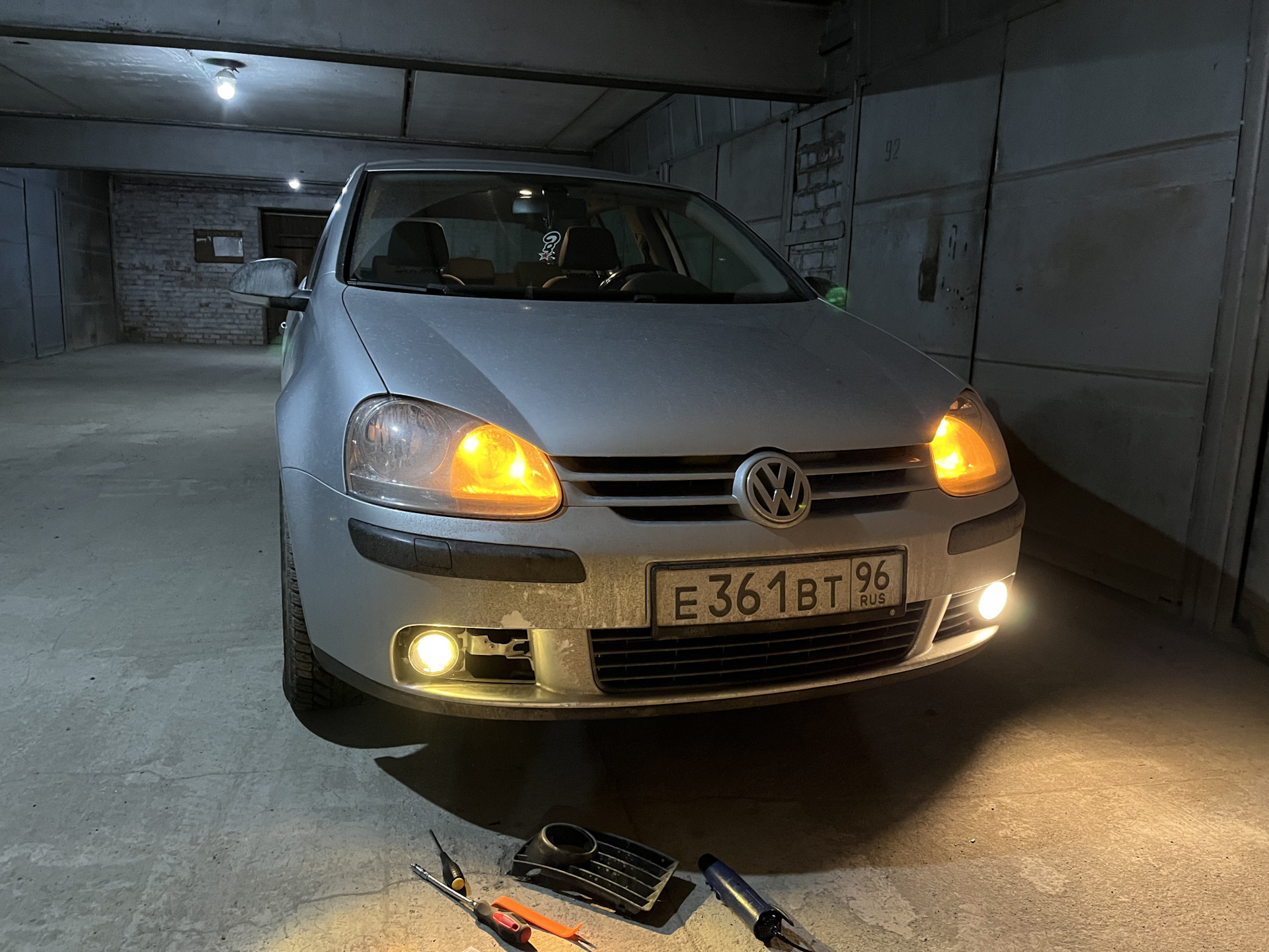 Противотуманные фары Depo. — Volkswagen Golf Mk5, 1,6 л, 2006 года ...