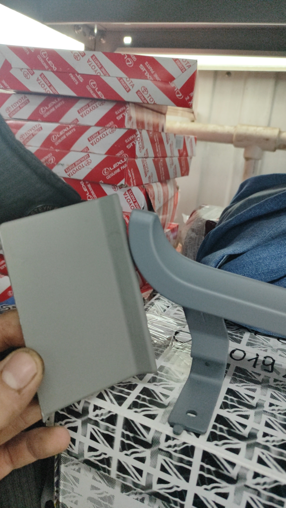 Фото в бортжурнале Audi A8 (D3). Запчасти на фото: 10101431