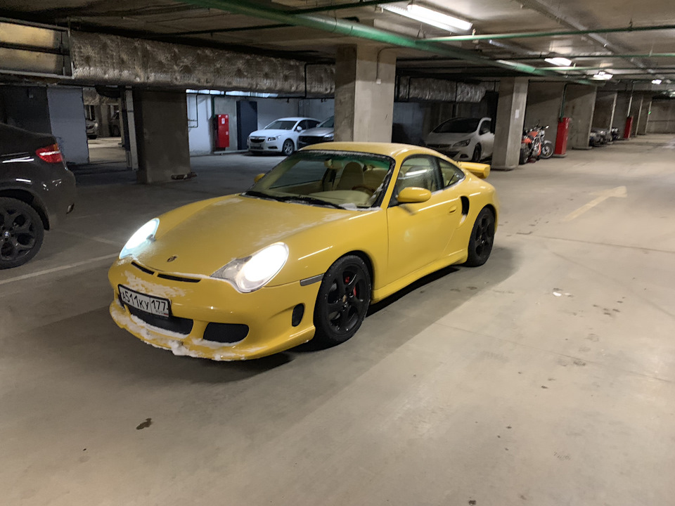 Porsche 996 Р¶РµР»С‚С‹Р№