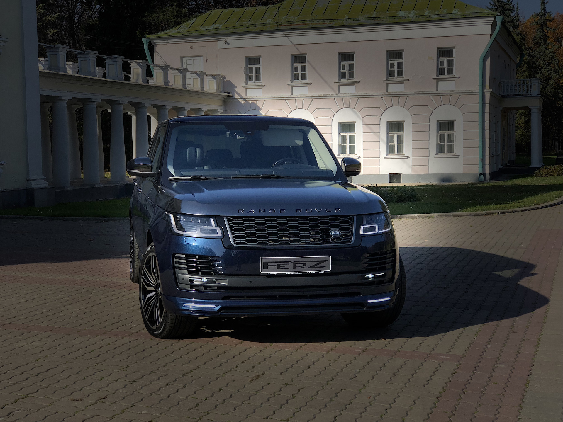 Ленд ровер клуб. Range Rover 98. Рендж Ровер в Лувре. Рендж Ровер Дрозденко. 270-HP range Rover.