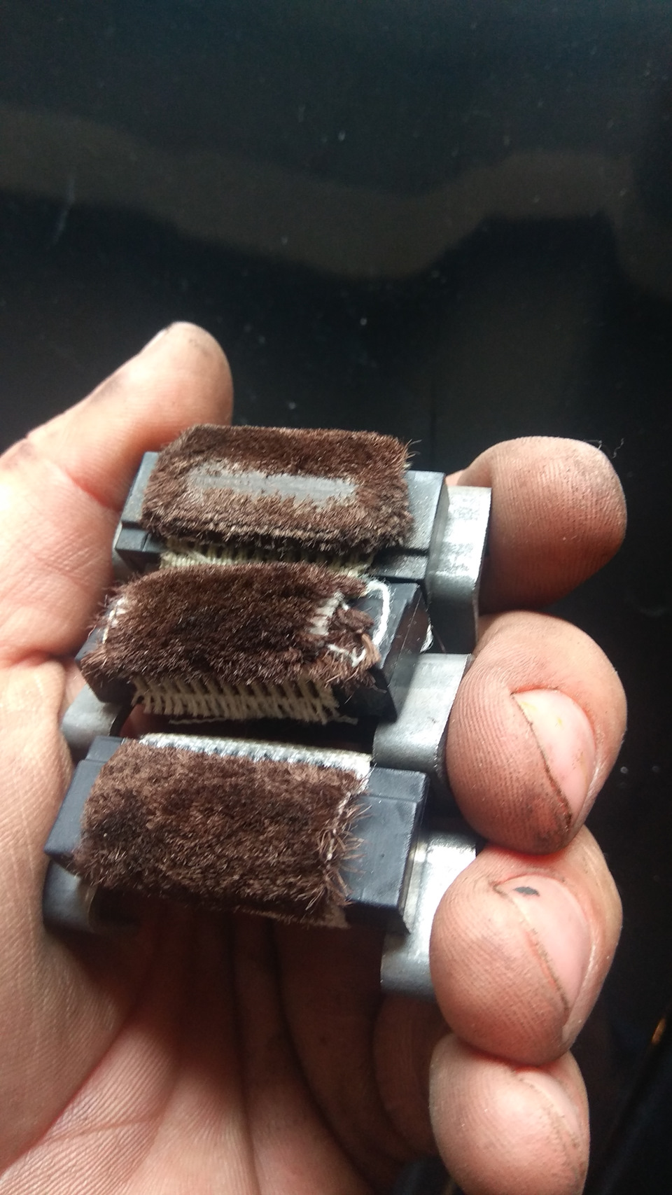 Сверху вниз — снятая, помытая, новая. — Subaru Legacy (BL/BP)