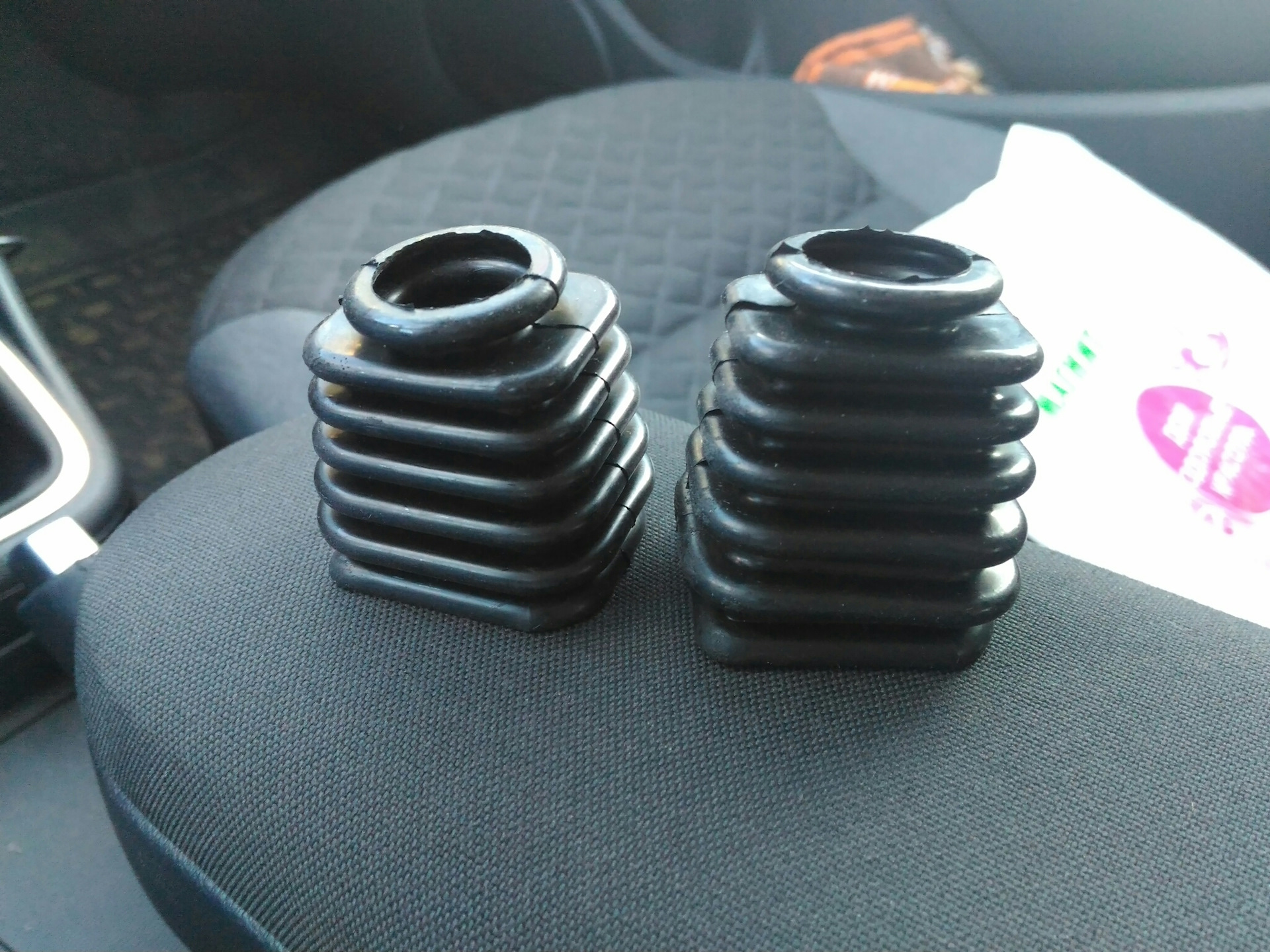 6q0498203a. пыльник шруса фольксваген поло. пыльник направляющей суппорта фольксваген поло. пыльник шруса поло седан 2012. пыльник внутреннего шруса фольксваген поло мкпп.