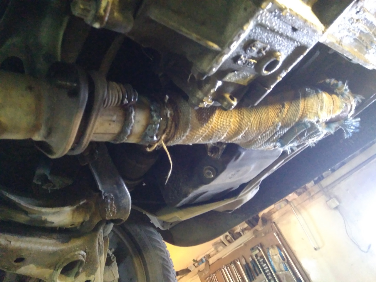 Установка выпускного коллектора HKS и резонатора Гельмгольца — Honda CR ...