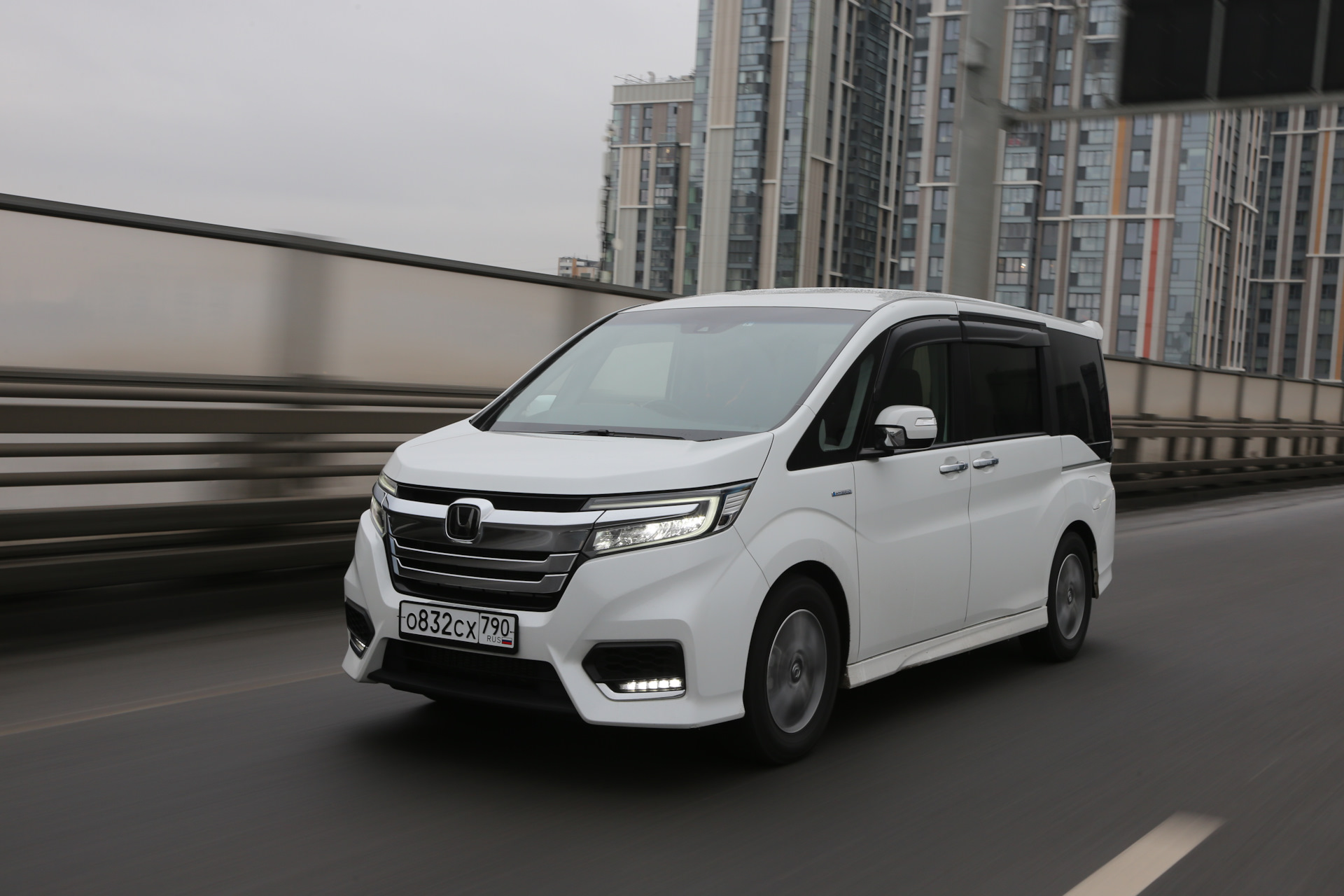 Honda Stepwgn 2019. Honda Stepwgn фотосессия. Honda Stepwgn фото.