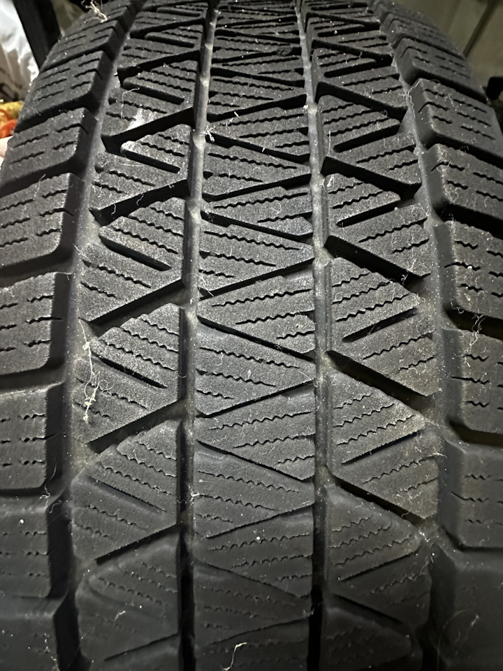 Шины зимние нешипованные Bridgestone 215/65 R16, литые диски 16 на ...
