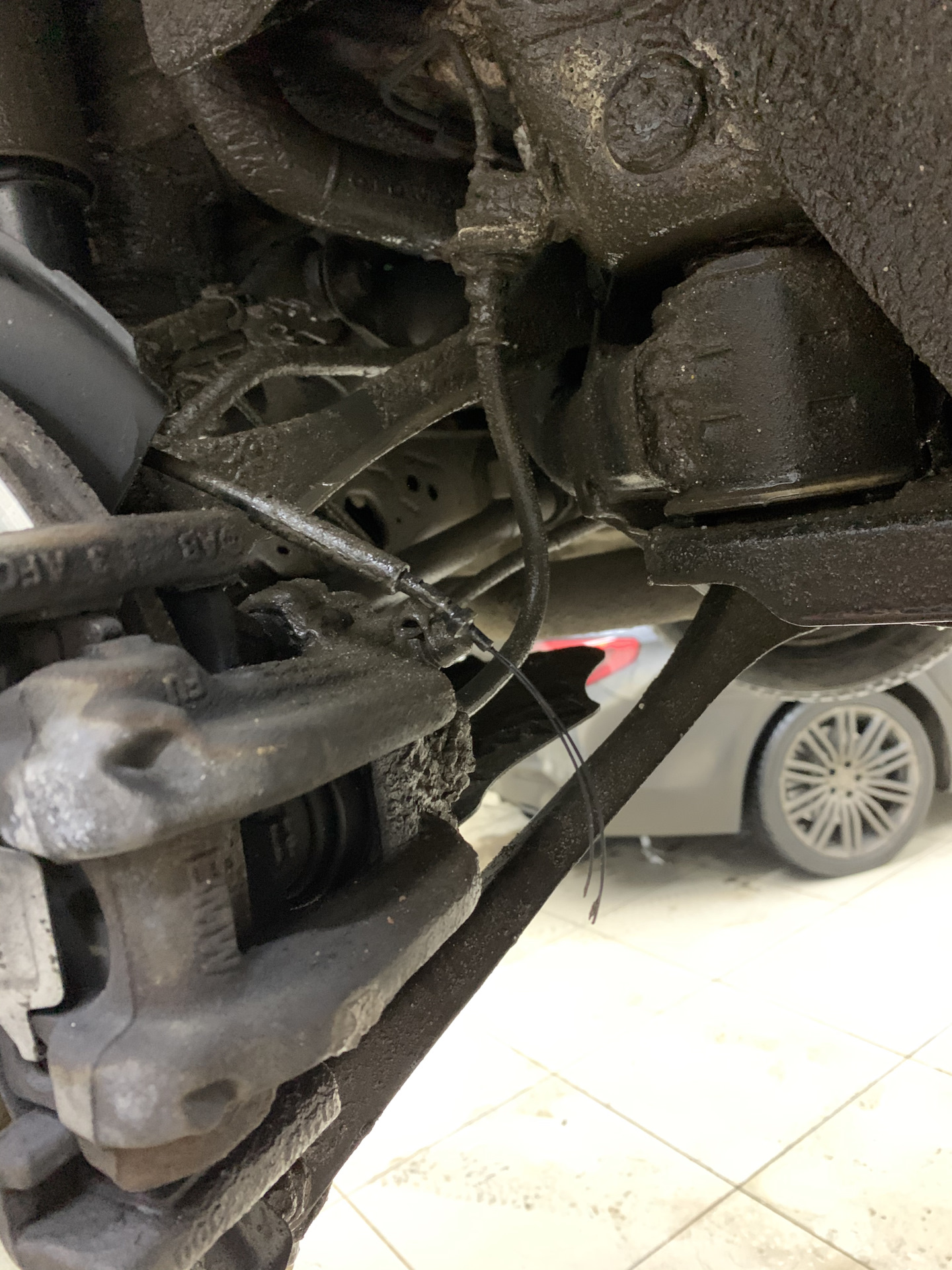 Замена датчика износа колодок. 102000км — DRIVE2