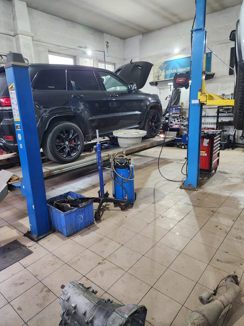 так же после замены рычагов сделали сход развал — Jeep Grand Cherokee SRT-8 (WK2)