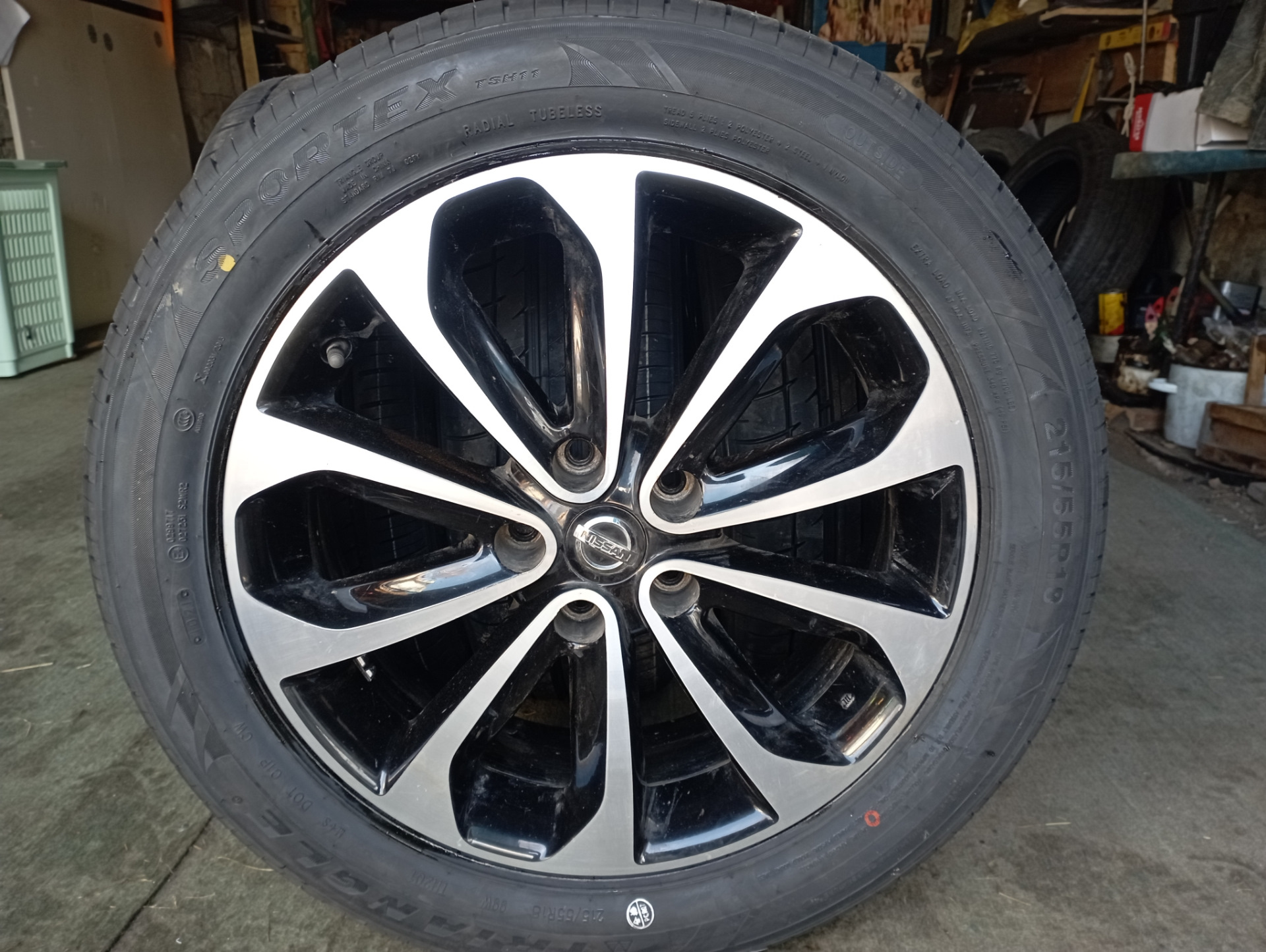 Подготовился к летнему сезону, одел на диски шины. — Nissan Qashqai (1G ...