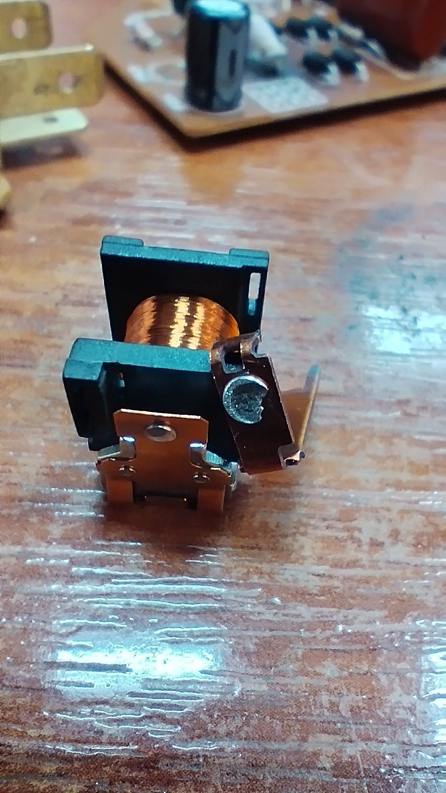 самый главный коммутационный элемент, заставляющий лампочки моргать. — SsangYong Kyron