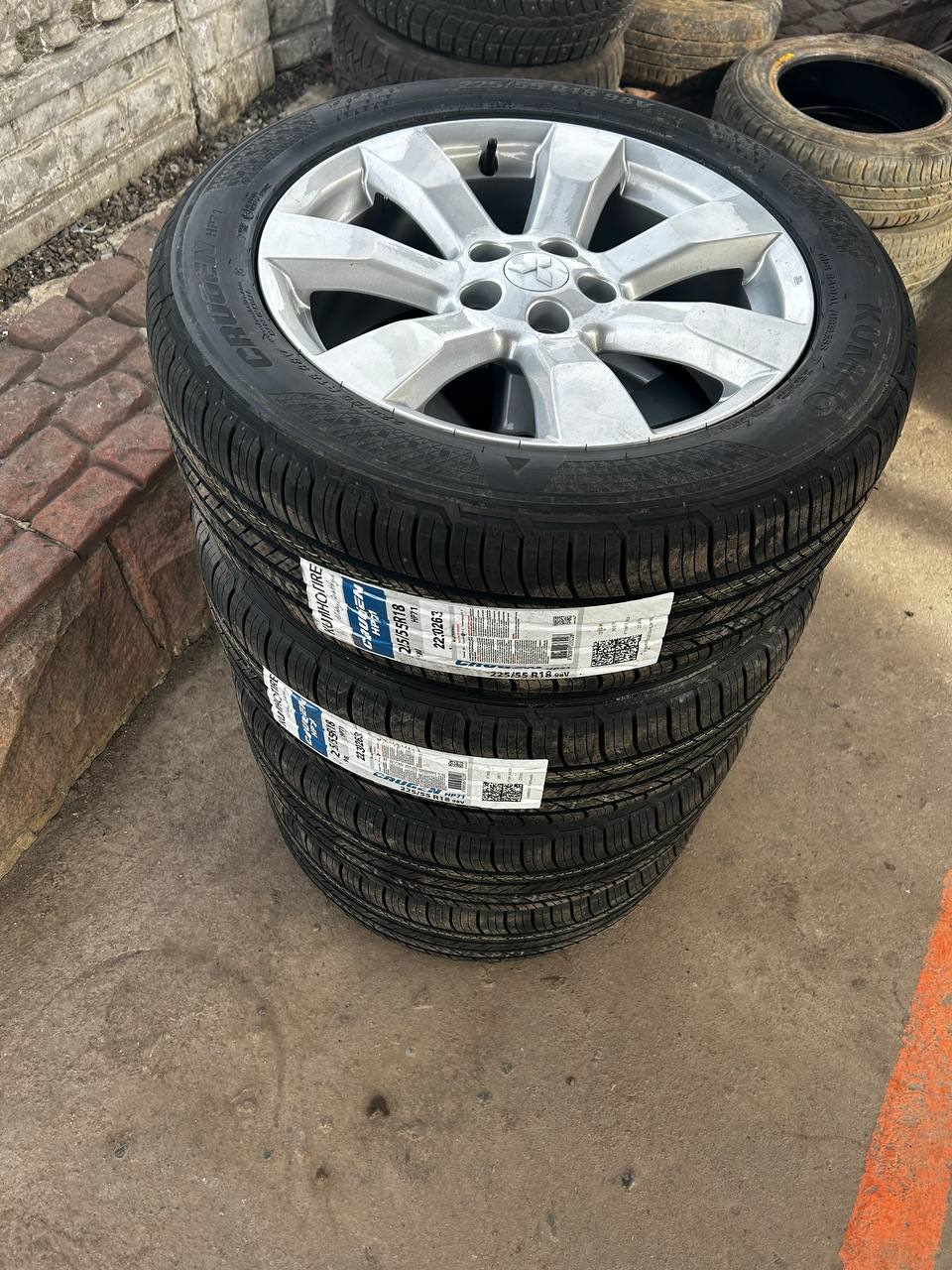 Летняя резина kumho crugen hp71 225/55 r18 — Mitsubishi Outlander XL, 2 ...