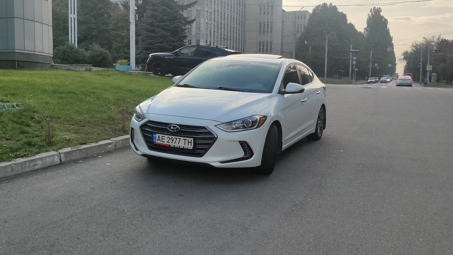 Hyundai Elantra (6G) 2.0 бензиновый 2016 | Белый перламутр на DRIVE2