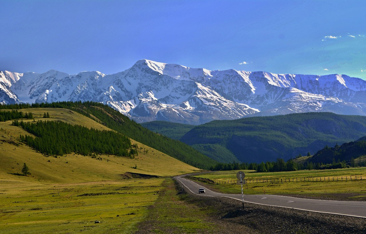 Сайт алтай фото. Горный Алтай. Смотровая площадка гора Тюнгур Алтай. Чуйский тракт. Равнинный Алтай пейзажи.