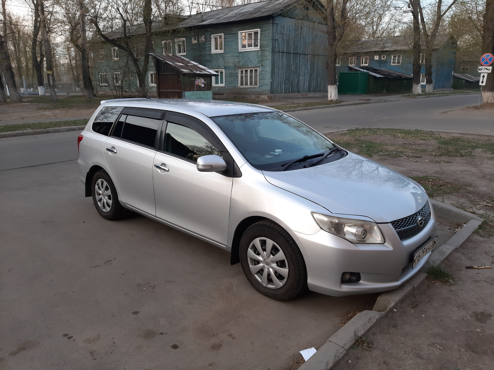 Toyota Corolla Fielder e140