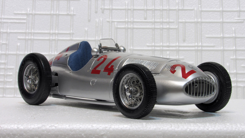 k*9様 CMC 1/18 MERCEDES W165 1939 k*9様 CMC 1/