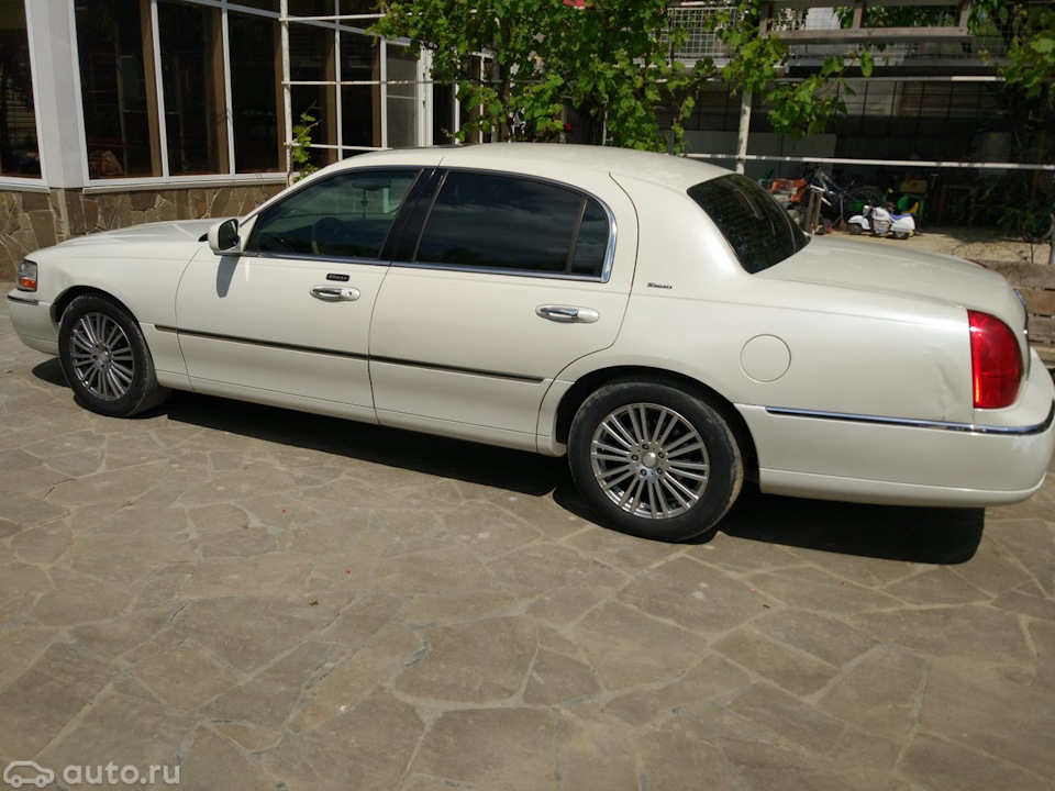 Lincoln town car iii. Смотреть фото Lincoln town car iii. Смотреть картинку Lincoln town car iii. Картинка про Lincoln town car iii. Фото Lincoln town car iii